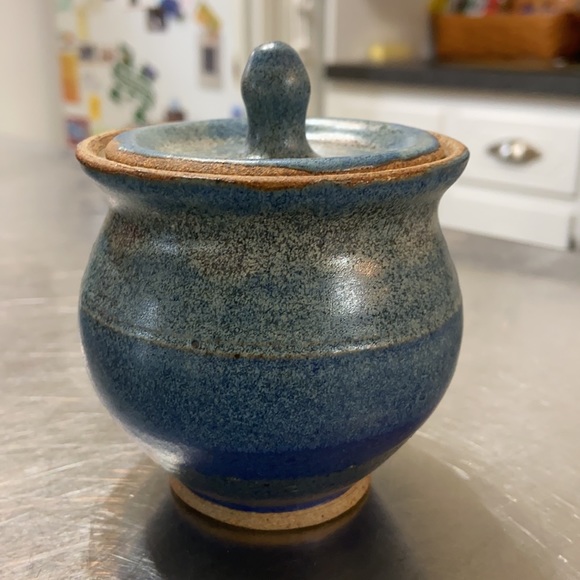 Hand thrown Creamer and Sugar Bowl - Picture 9 of 15